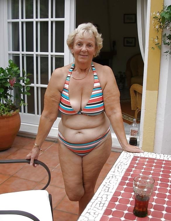 Sexy Mature Grannies 2 #b3CM7tzK